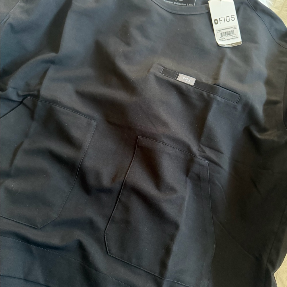 FIGS black  Scrub Top with Pockets